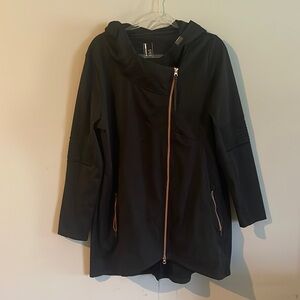 Mondetta Beautiful jacket with light pink zippers